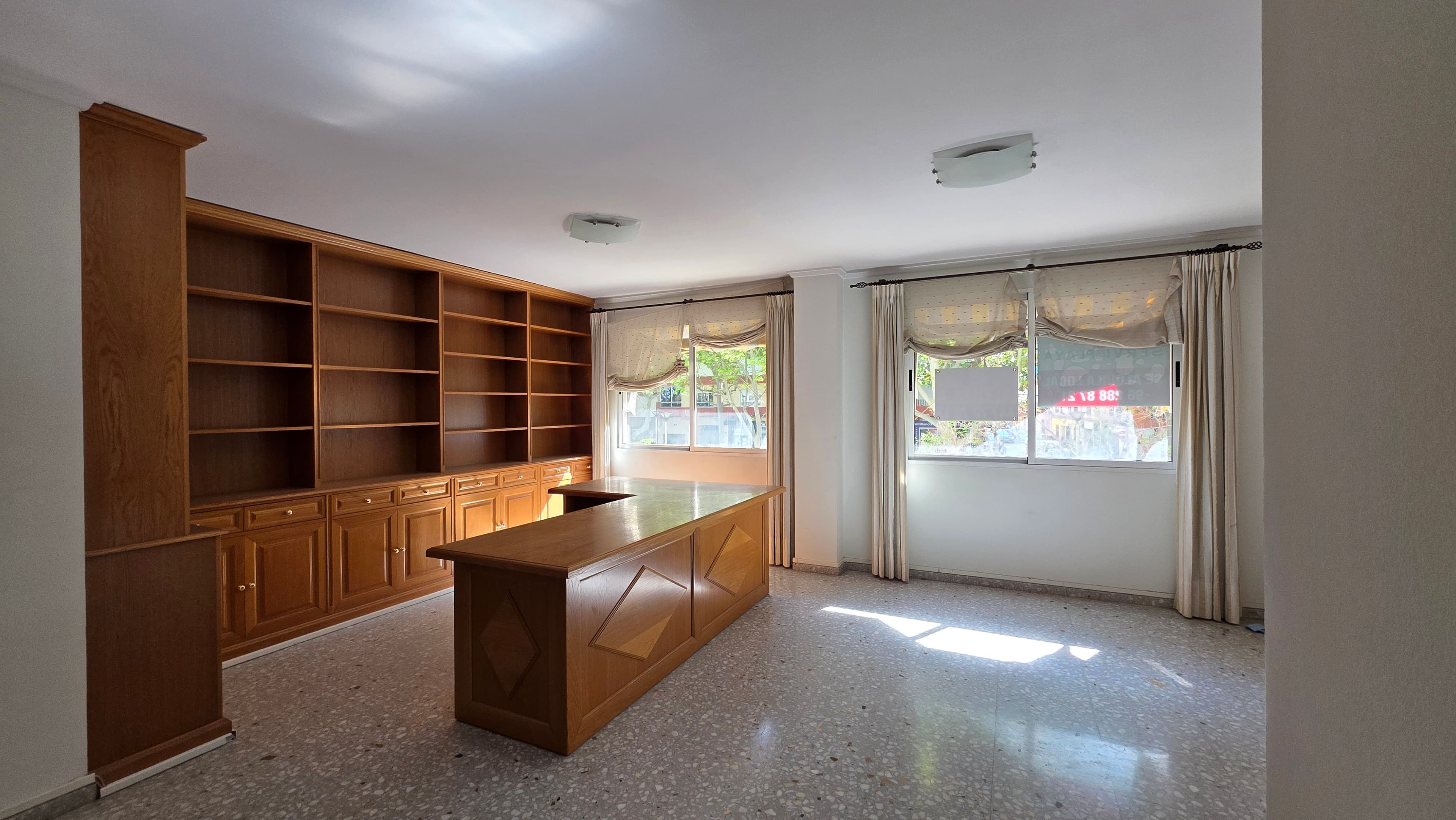 Commercial Space en Oliva — Ref. 2985 — foto 1